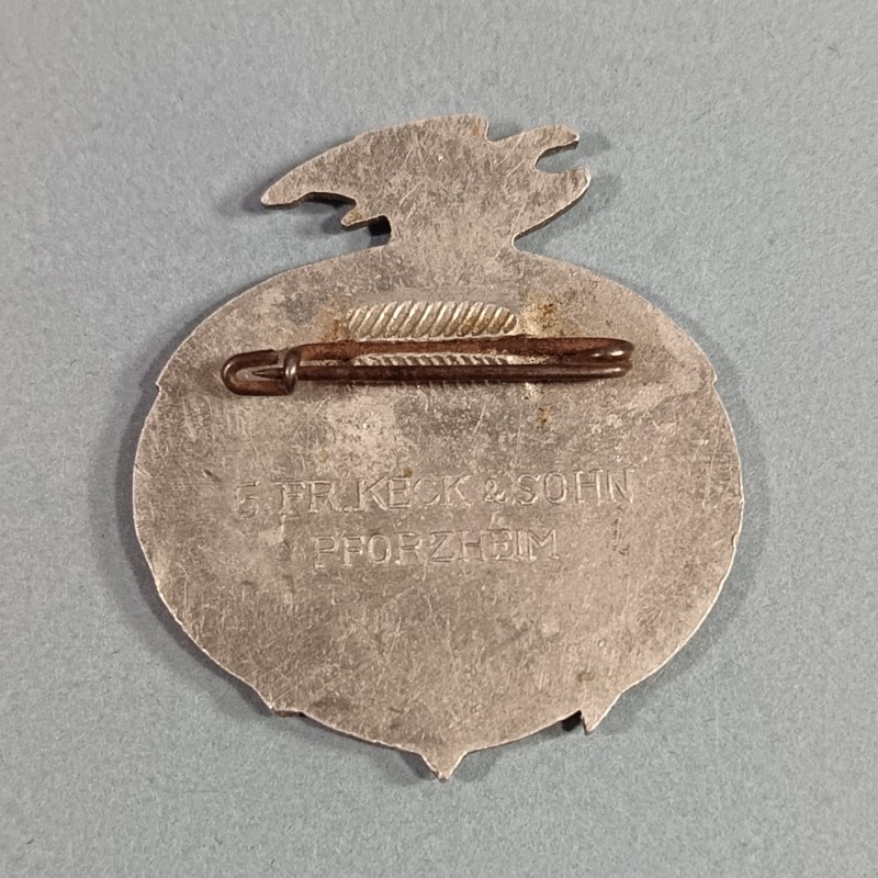 ALLEMAGNE INSIGNE DE JOURNEE DE LA MARINE 1935 FABRICATION SECONDE G.FR. KERK & SOHN PFORZHEIM HAUTEUR 4.6 cm